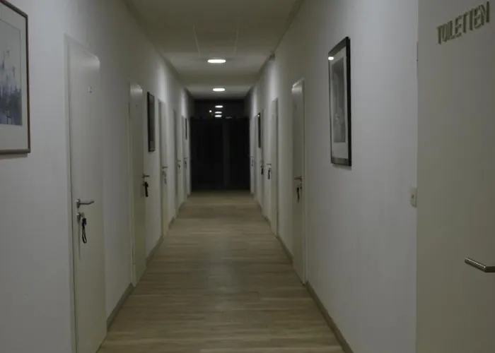 Highway 3 Pensionat 3*